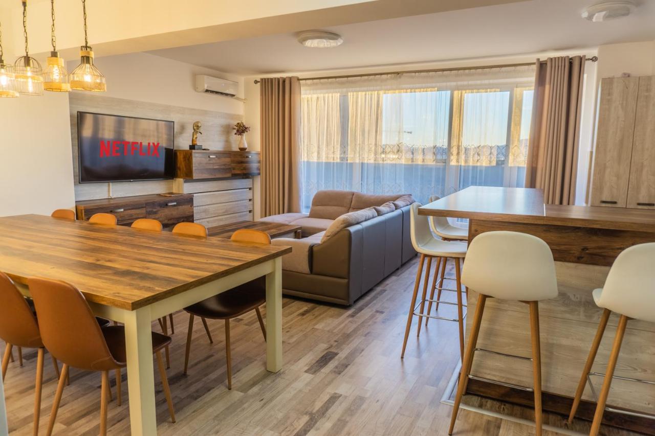 Koa - Sunset Penthouse Lägenhet Braşov Exteriör bild