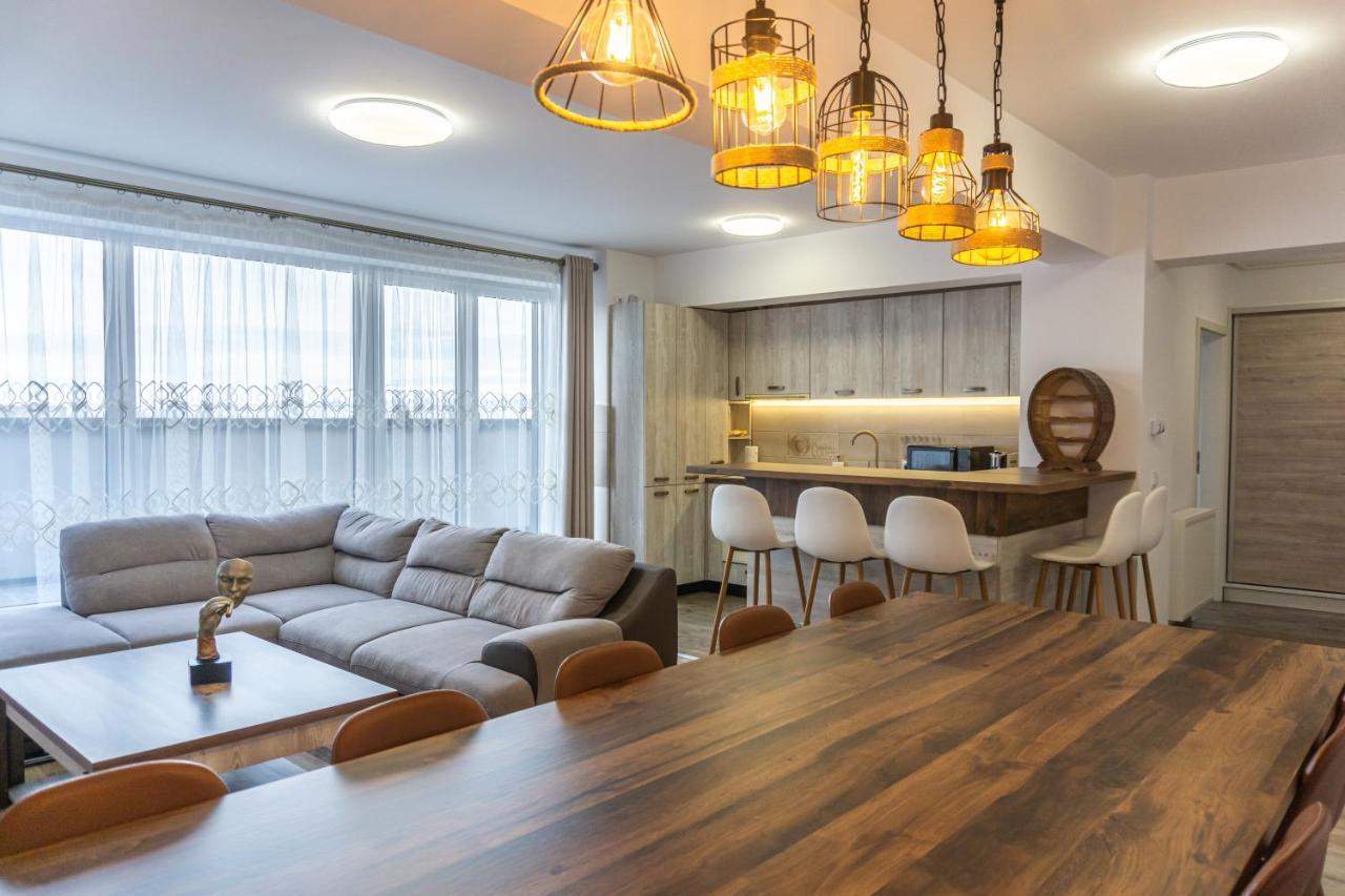 Koa - Sunset Penthouse Lägenhet Braşov Exteriör bild